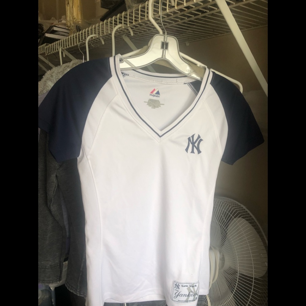 Majestic New York Yankees White and Navy Short Sleeve V-Neck Tee